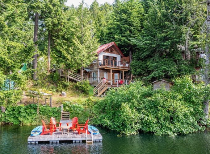 Second Property of the Week: A Mind Pender (Island) Home