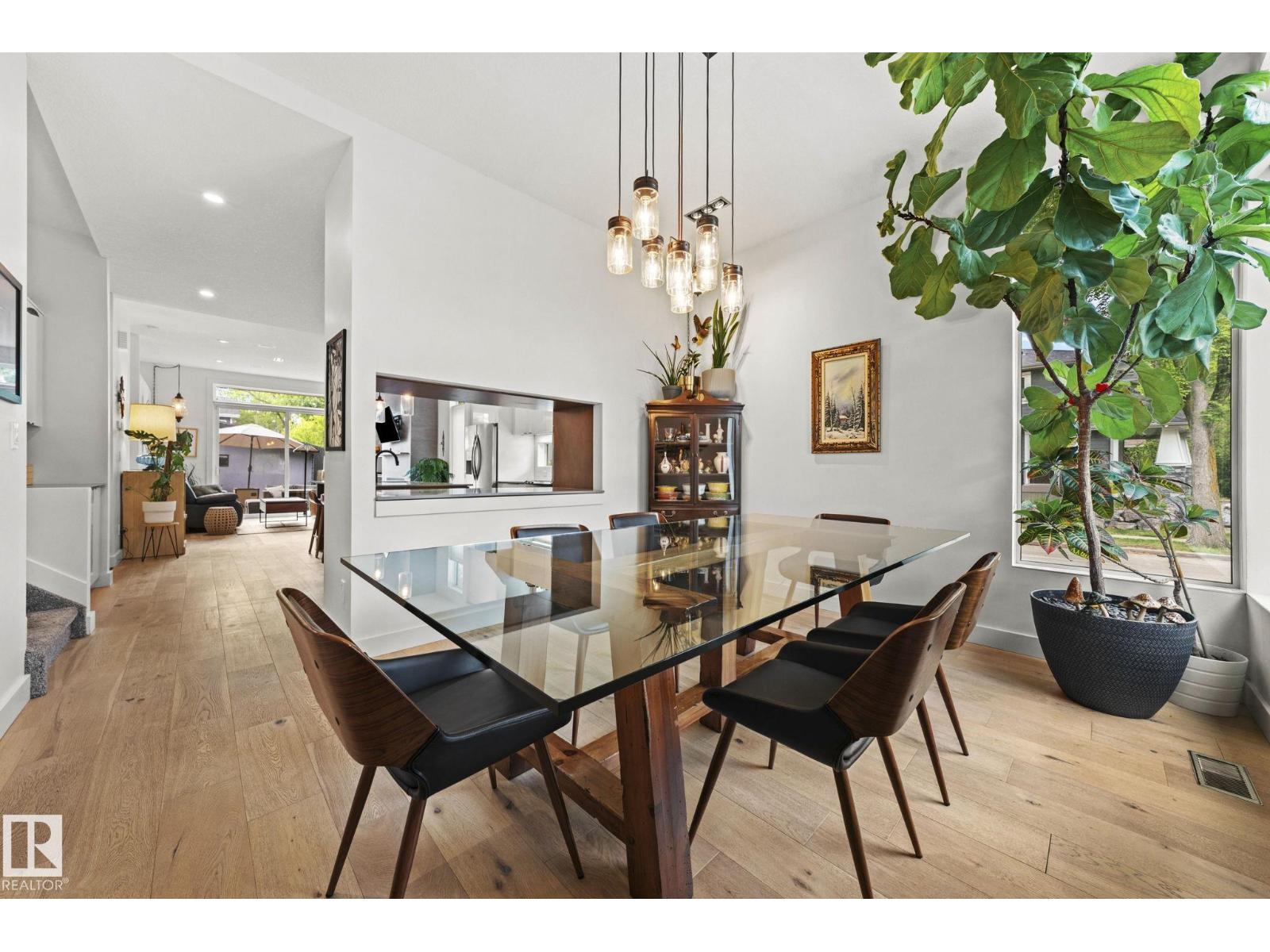 2_DiningRoom