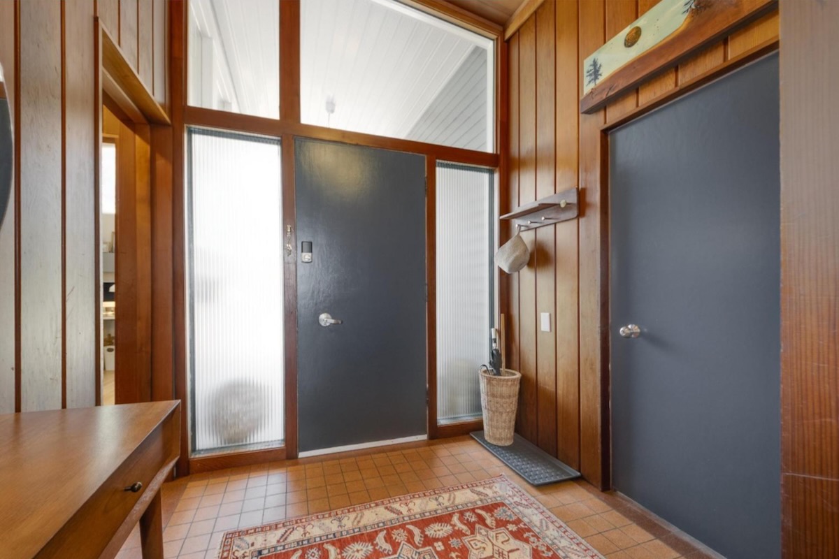 2_Entryway