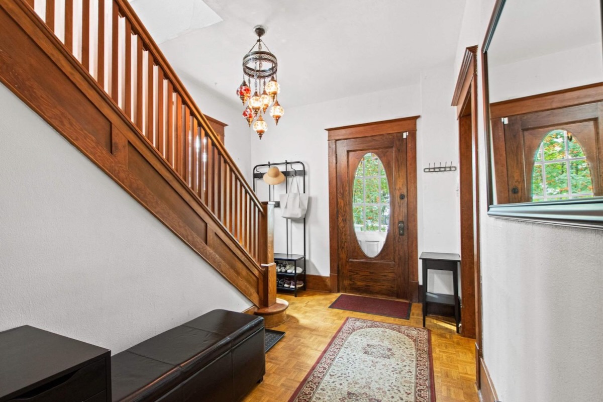 2_Entryway