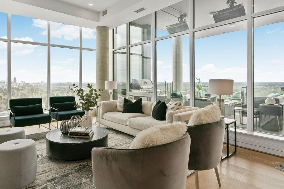 2_Living Room