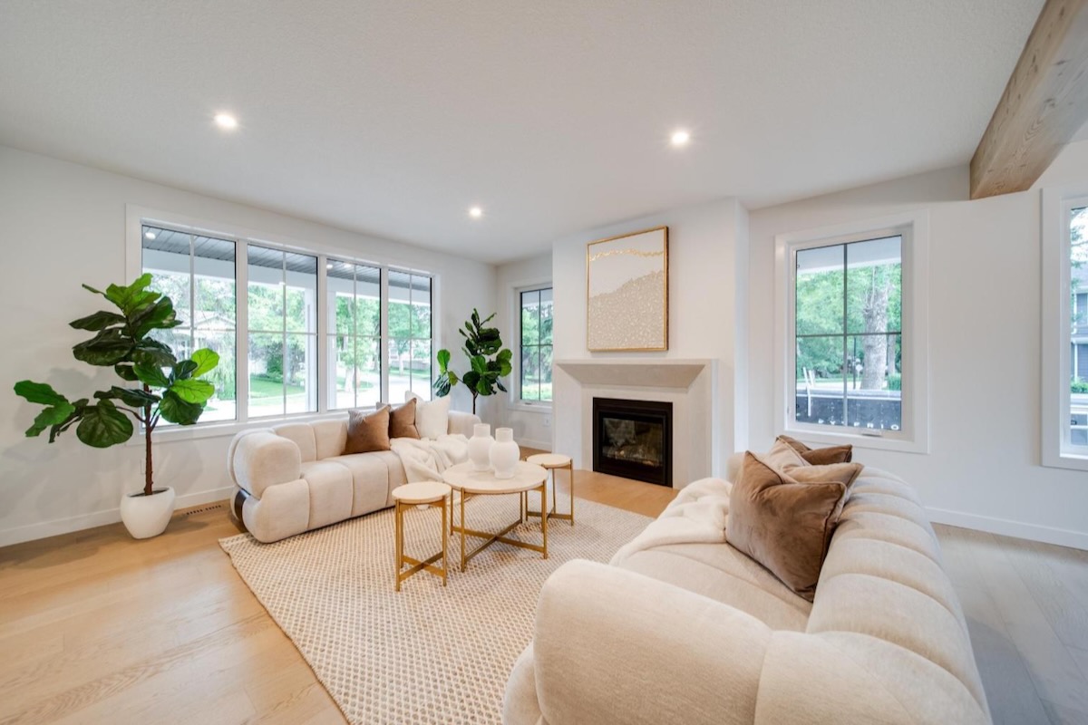 2_Living Room