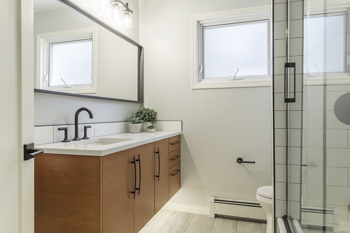 The space in the bathroom is maximized