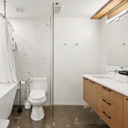 4_Bathroom