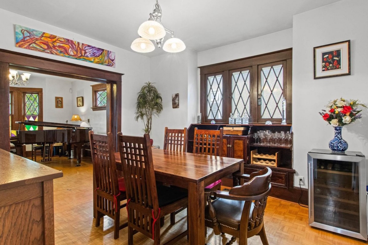 4_DiningRoom