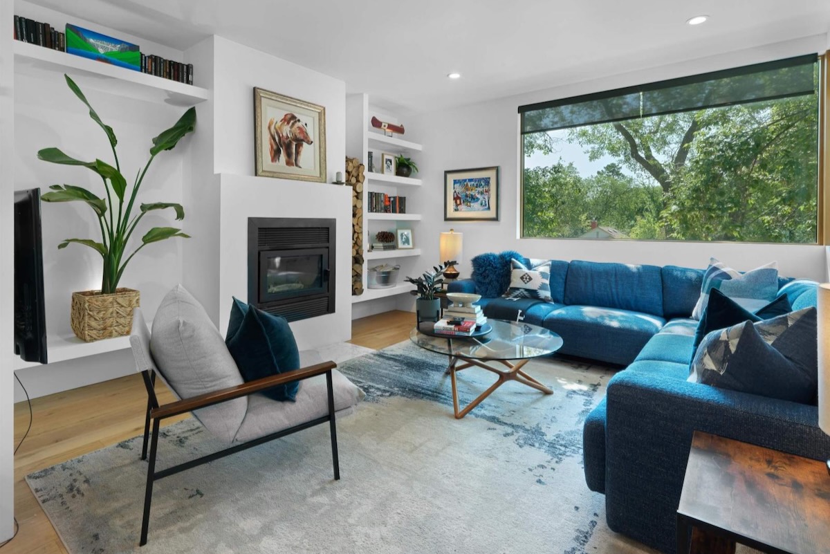 4_Living Room
