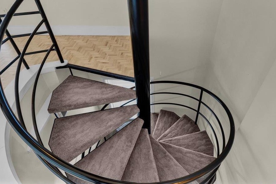 4_Spiral Staircase