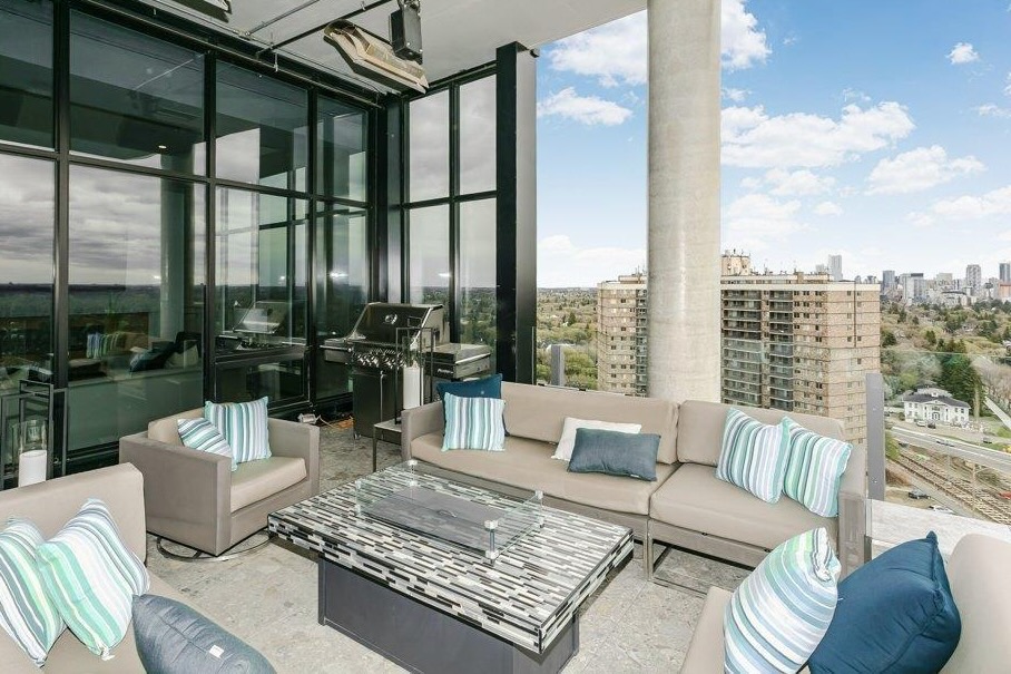 5_Balcony