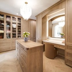 5_Walk In Closet