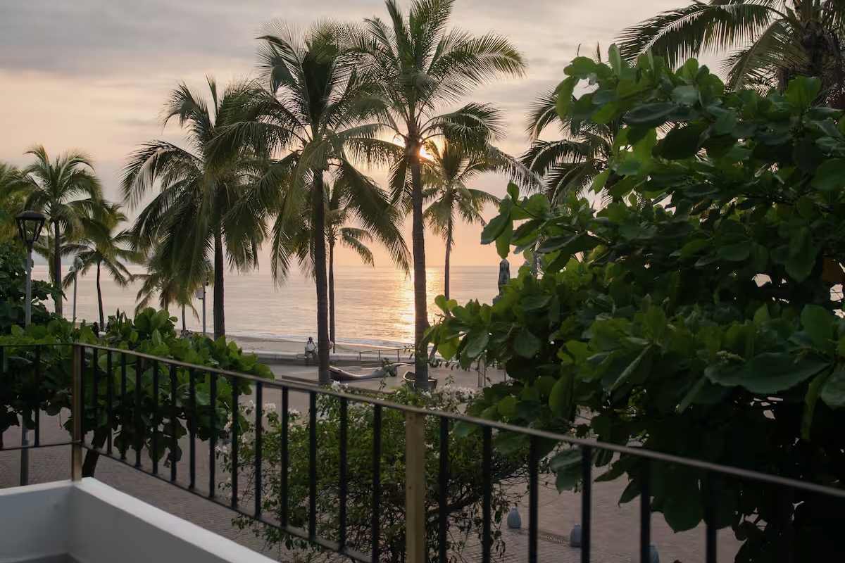 6_Balcony