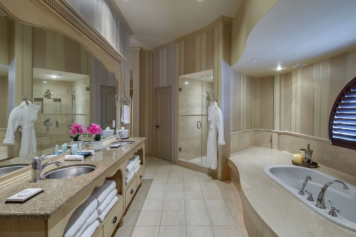 6_Bathroom