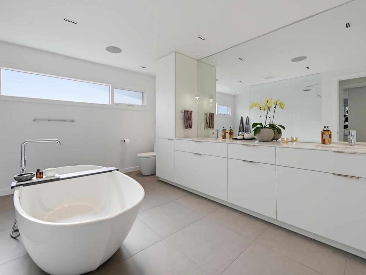 6_Bathroom