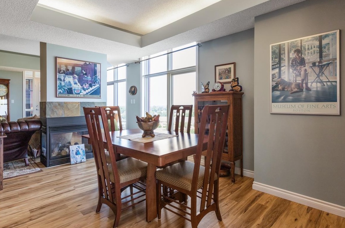 6_DiningRoom