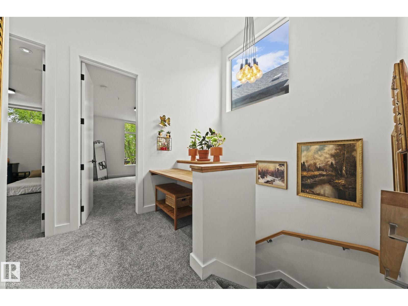 6_Hallway