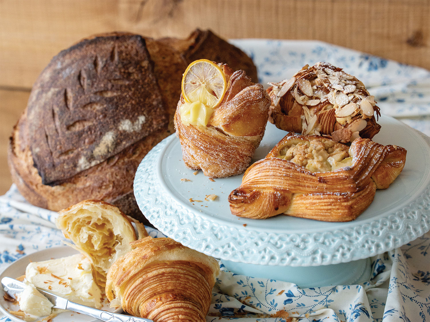 BR_Brio_Croissants w BreadInBackground