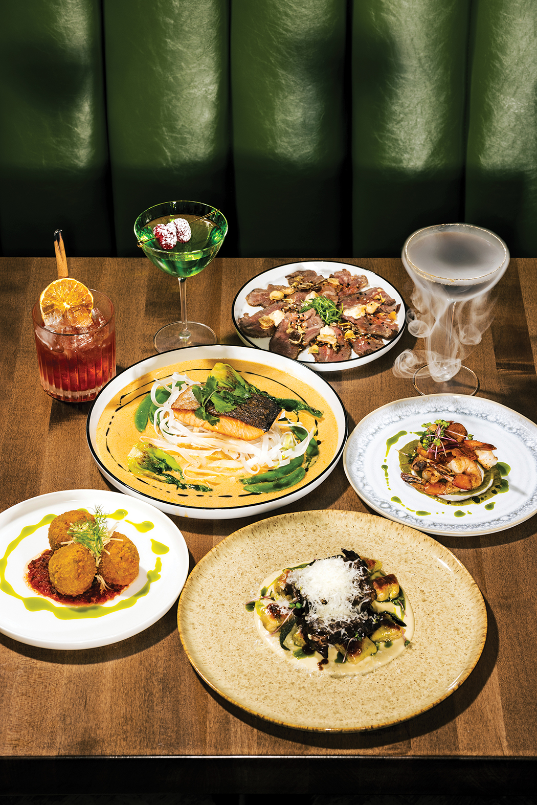 BR_GOLDEN_SPARROW_PlatesOfFood and Drinks