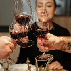 BR_Olia_Clinking 3 RedWine Glasses