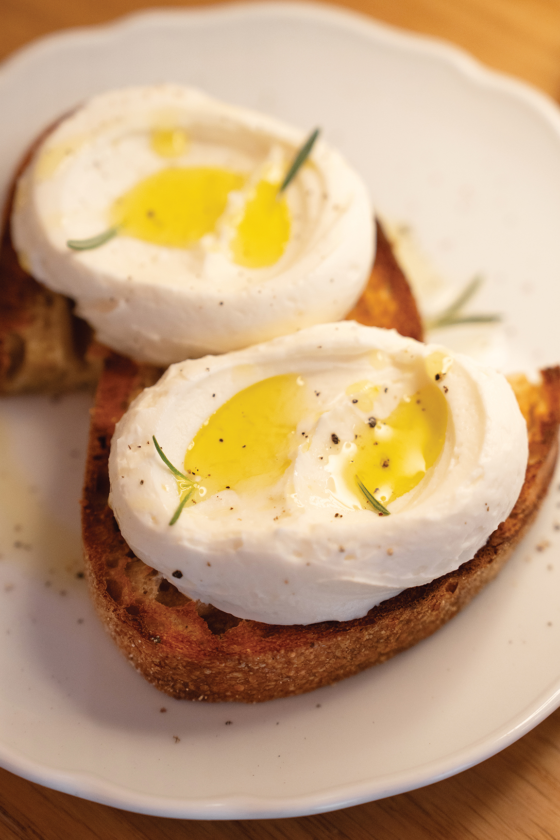 BR_Olia_PoachedEggsonToast