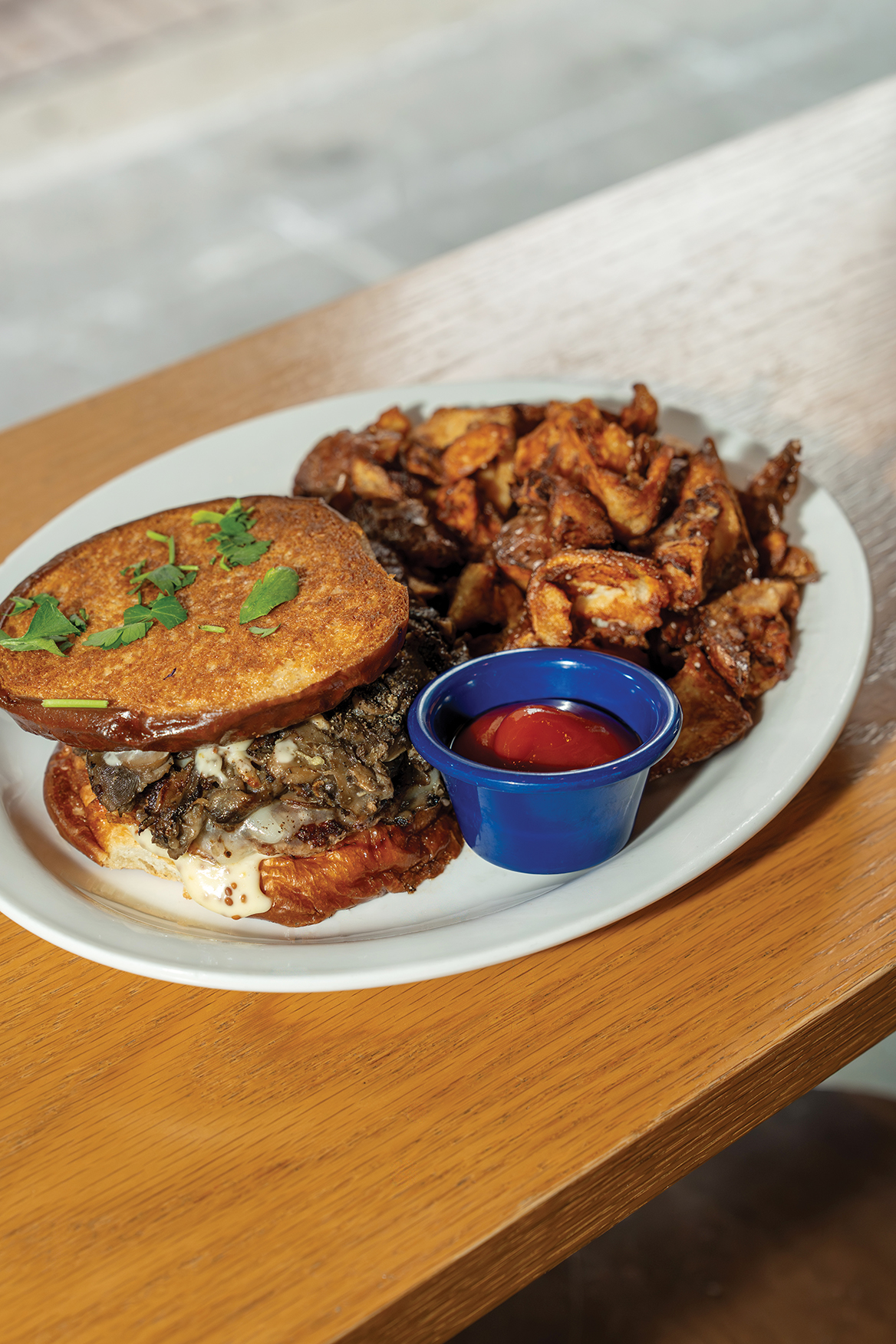 BR_Rosewood_ChickenWingsAndBurger