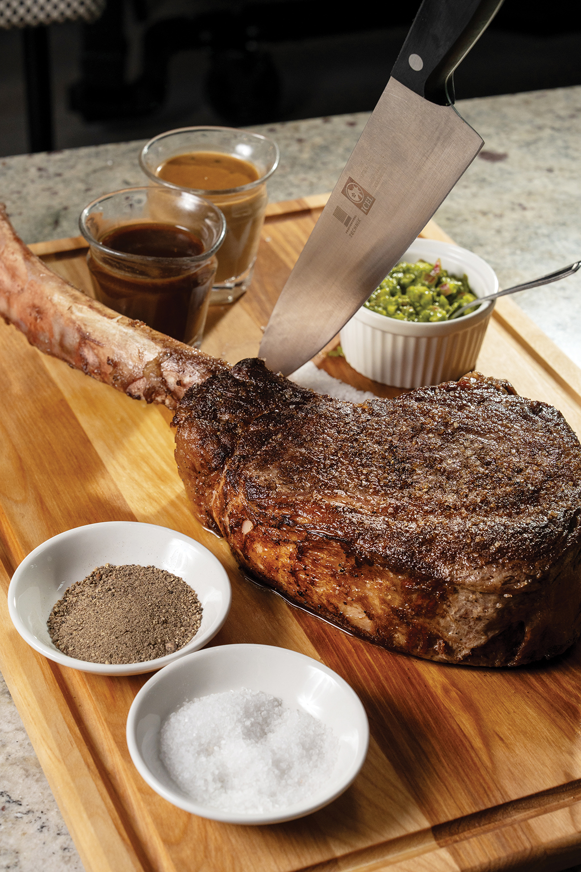 BR_Sabor_SteakOnCuttingBoard