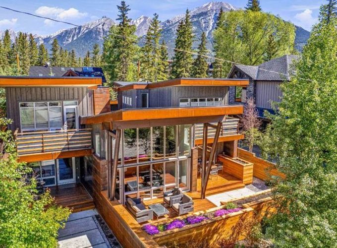 Second Property of the Week: Alpine Retreat