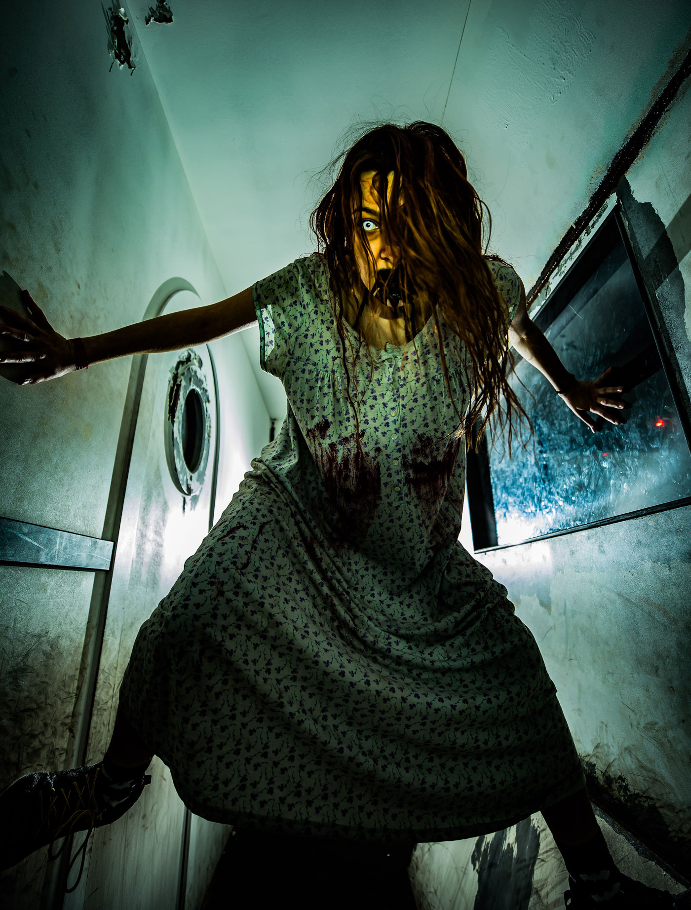 Deadmonton Haunted House and Halloween Store, screaming