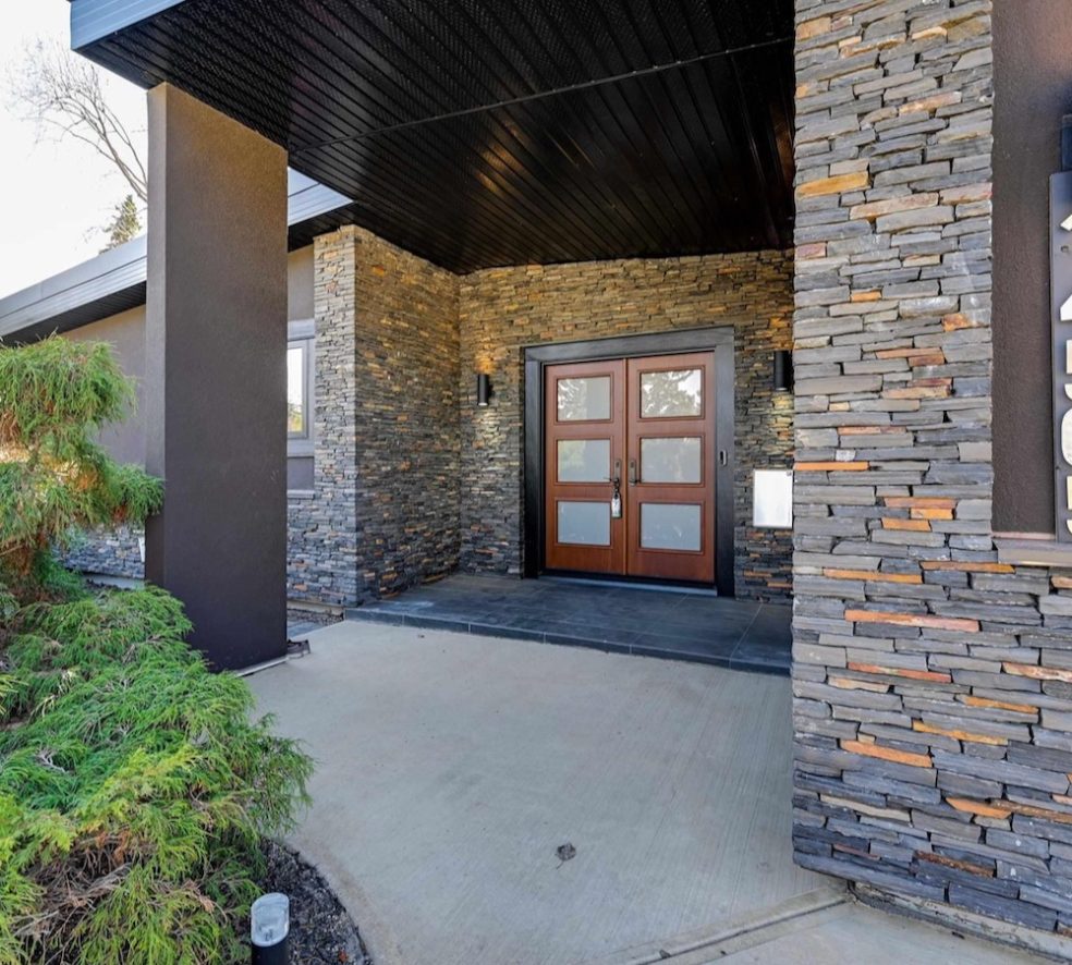 Property of the Week: High-Style Hosting in Crestwood