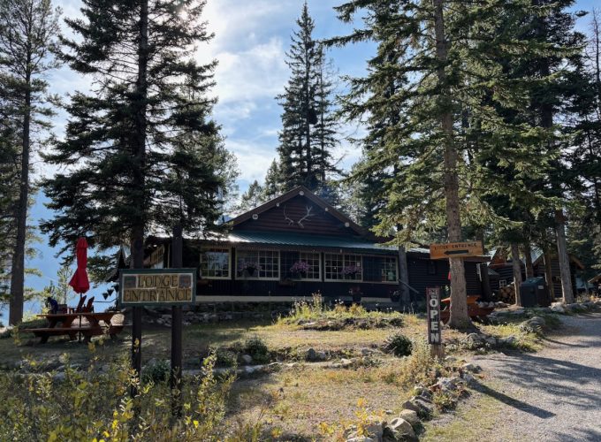 Rustic Refinement: Storm Mountain Lodge