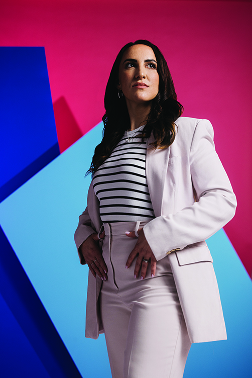 LAURA_SINCLAIR-VERTICAL