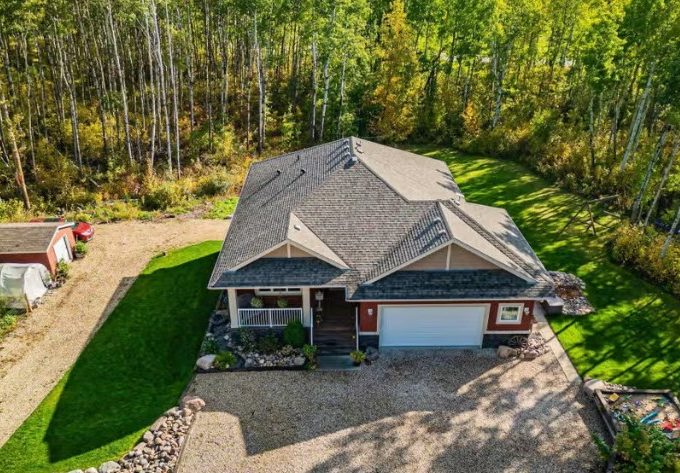 Second Property of the Week: Good Vibes in Lac Ste. Anne