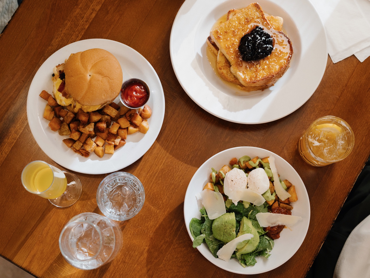 MatSimpson-Fox-Burger-Brunch-Nov-2-2025-436