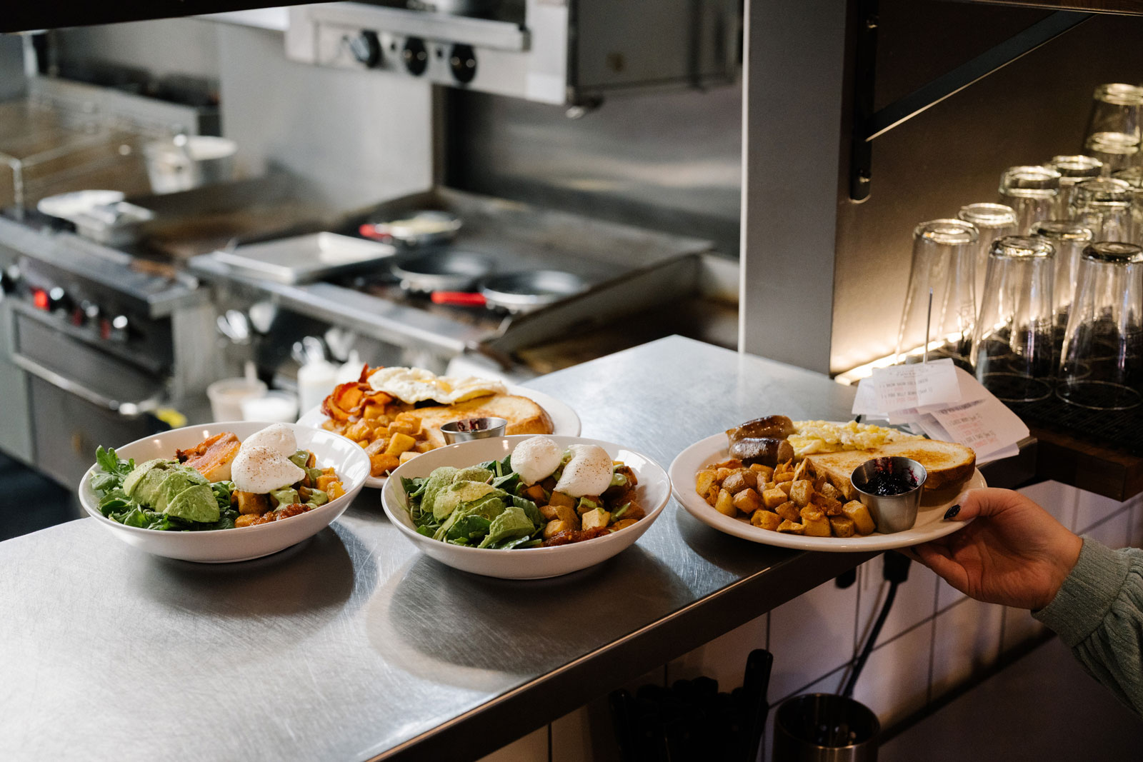 MatSimpson-Fox-Burger-Brunch-Nov-2-2025-471