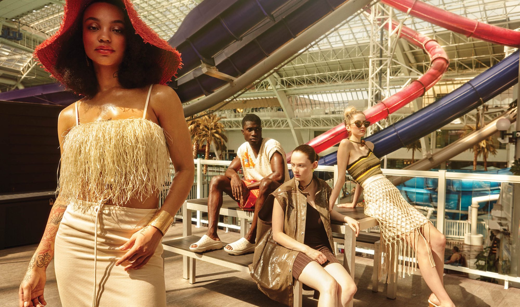 ModelsInGoldenGarb_Poolside