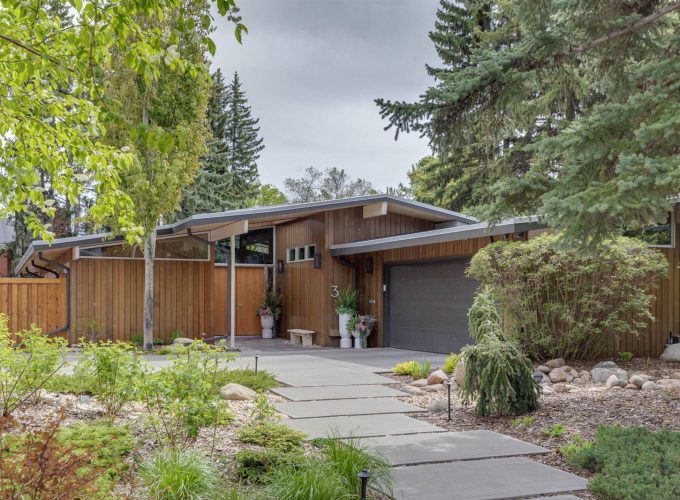 Property of the Week: Pacific Coast Flair