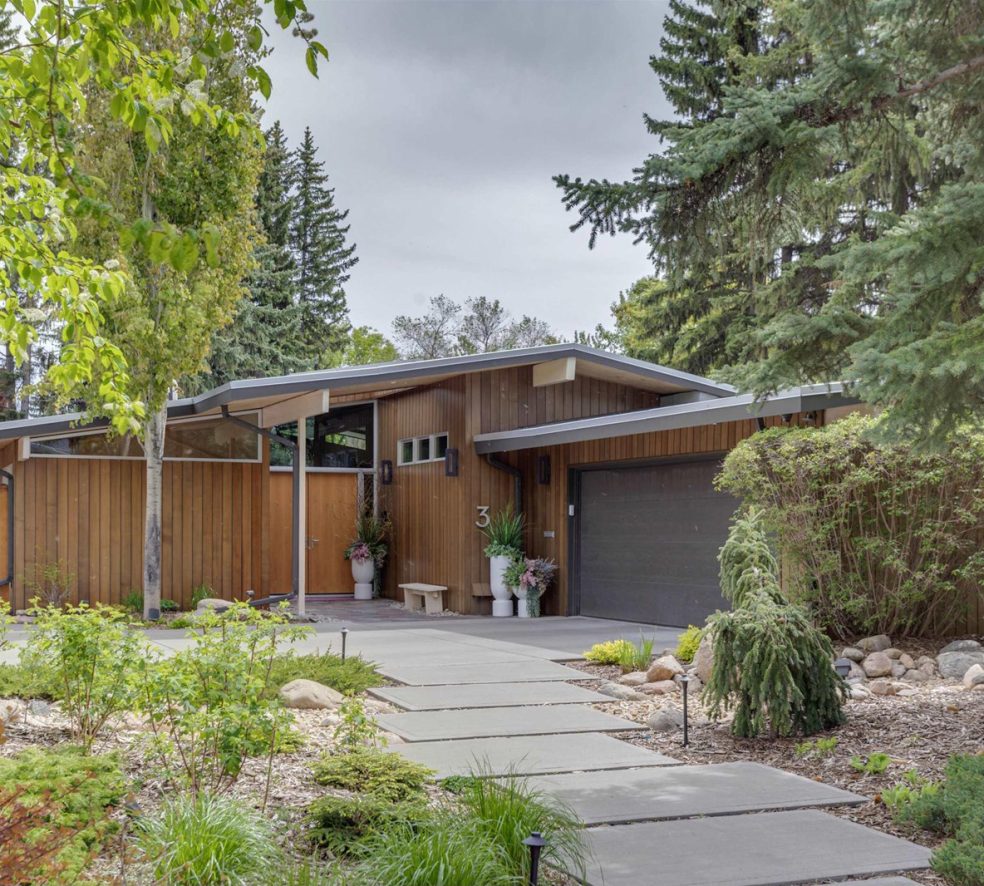 Property of the Week: Pacific Coast Flair