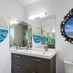 Rio bathroom of mirrors