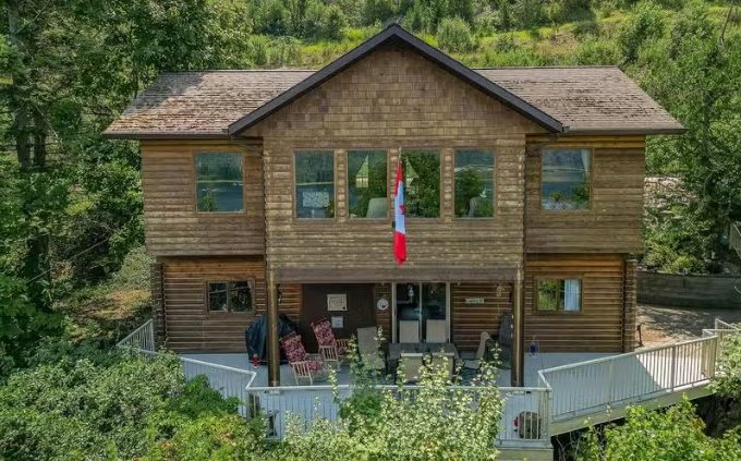 Second Property of the Week: Old Sicamous Road