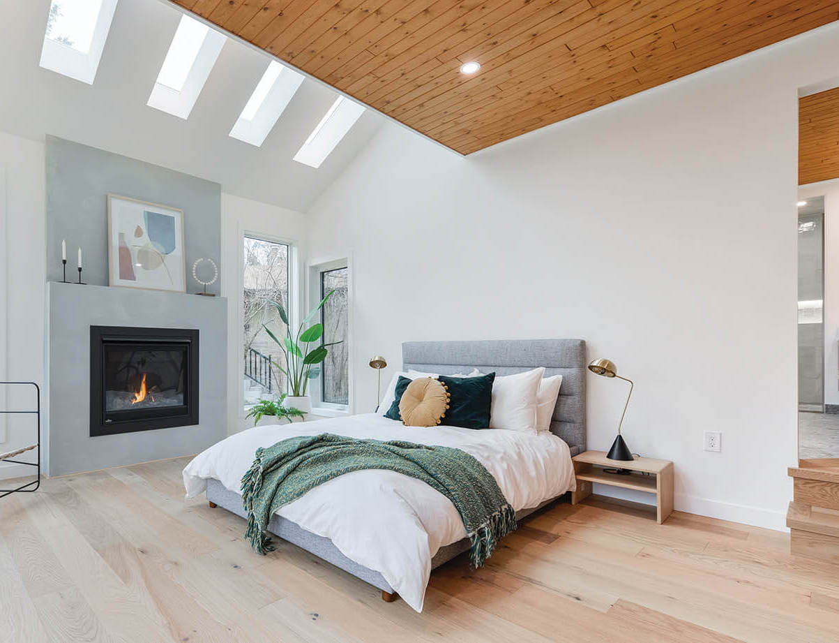 Spaces_Bedroom_Open_HighCeiling_WoodCeilling