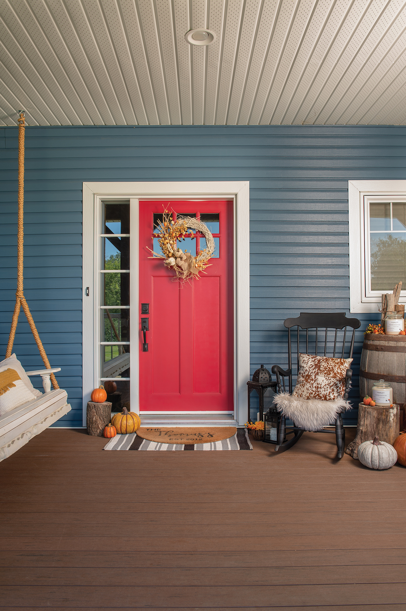 Spaces_Sharleen_Thomas_RedFrontDoor_BlueSiding