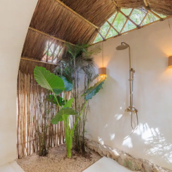 Villa Sanah shower