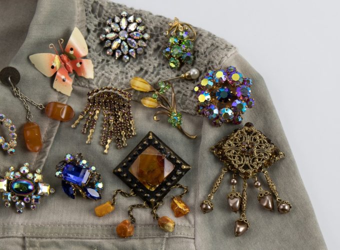 Brooches: The Ultimate Collectible Accessory