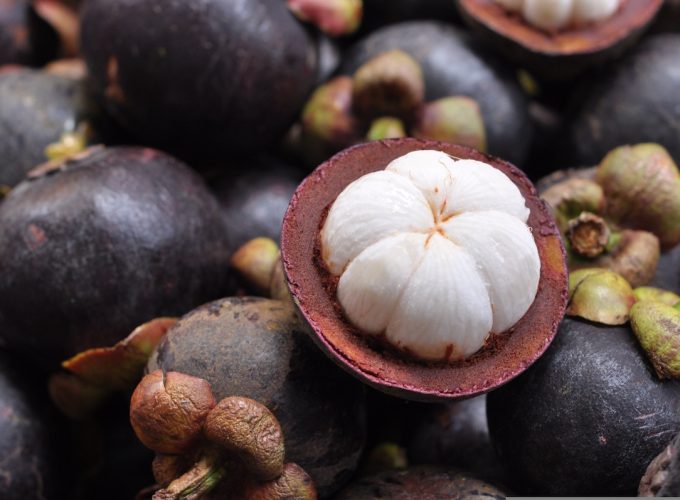 Sweet and Seasonal: Exotic Fruits Found Around the City