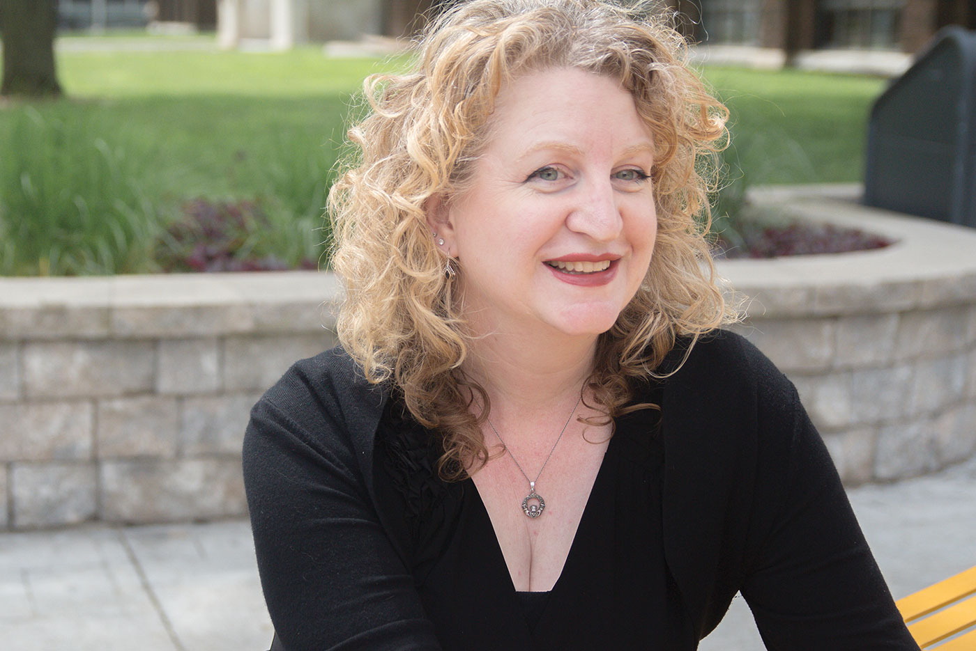 x-AE-WordsnPics-HeidiJacobs-Feature